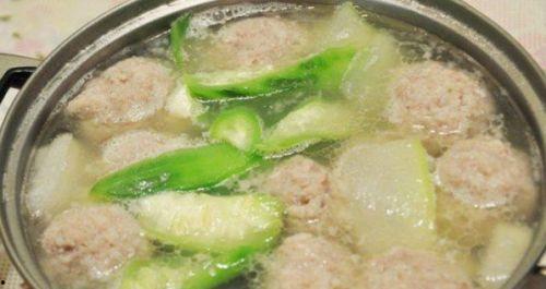 向禄肉丸吃瓜,吃瓜群众的美食盛宴