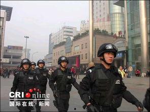 成都警察吃瓜事件,网络舆论下的警民互动与反思